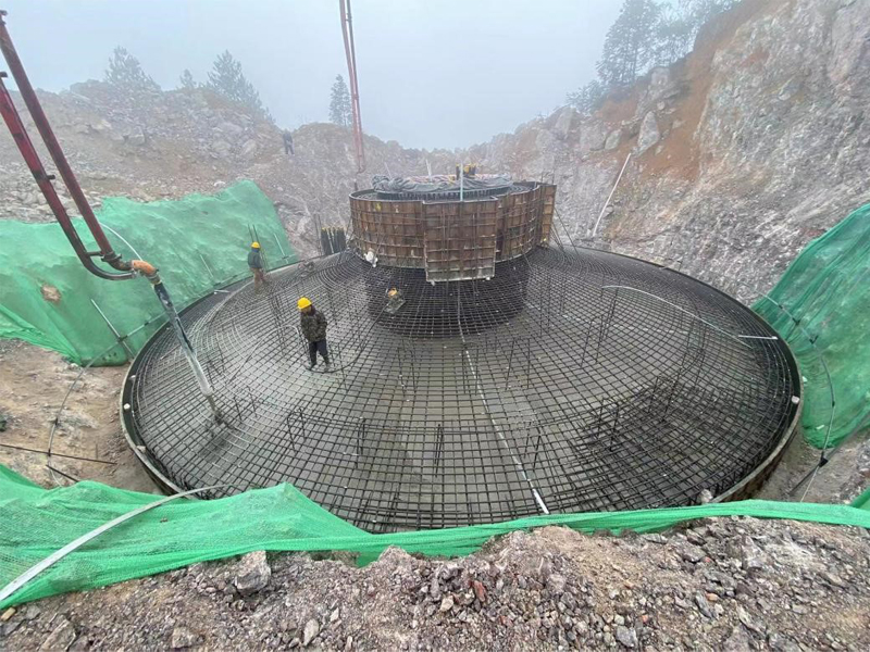 貴州萬山區(qū)魚塘鄉(xiāng)風力發(fā)電項目最后一臺風機基礎(chǔ)順利澆筑