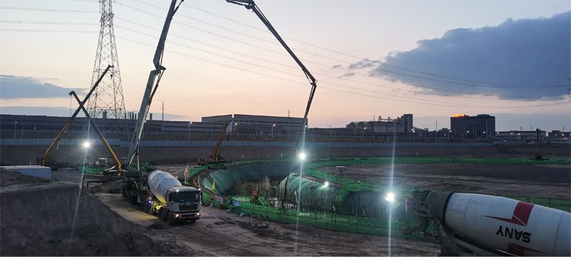 甘肅能化蘭州新區(qū)熱電項目I標段間冷塔建筑工程首段基礎(chǔ)順利澆筑